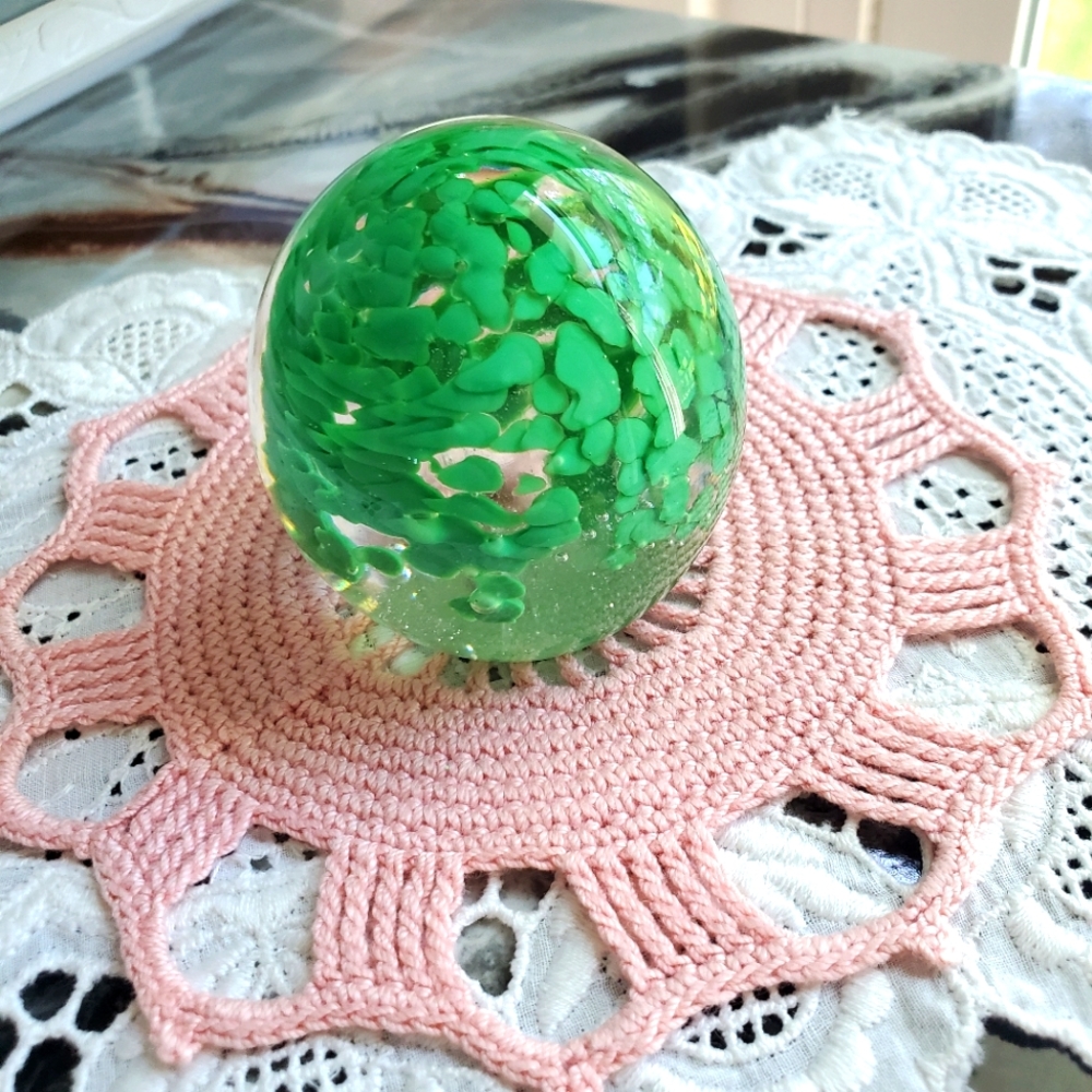 Confetti paperweight, green